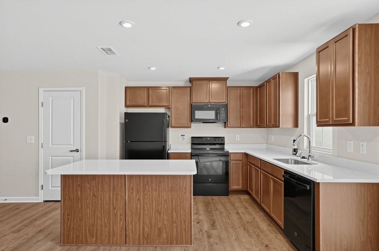 1042 Westergard Way - Photo 7 of 21