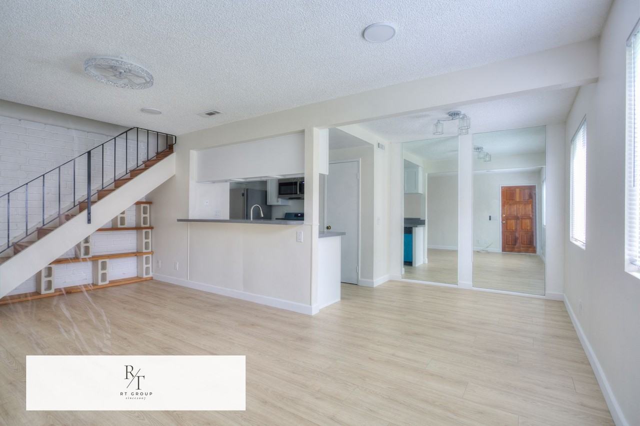 1085 W Sierra Madre Ave #2 - Photo 4 of 30