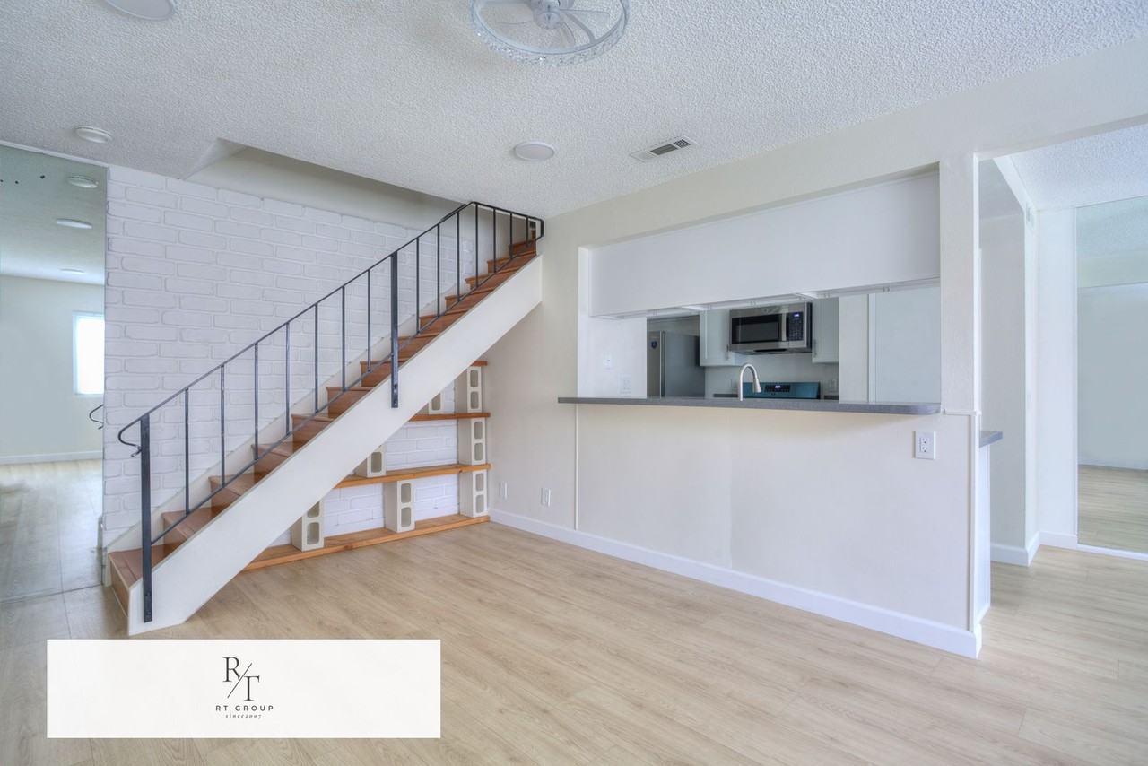 1085 W Sierra Madre Ave #2 - Photo 6 of 30