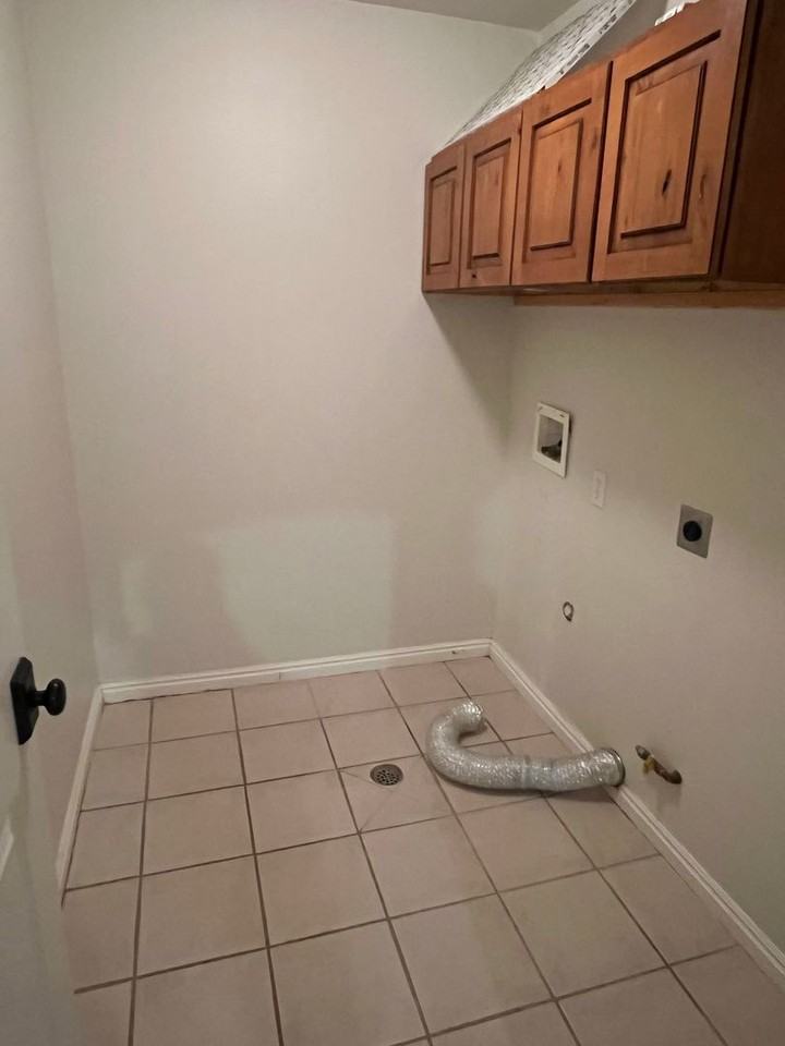 121 E 755 S - Photo 6 of 16