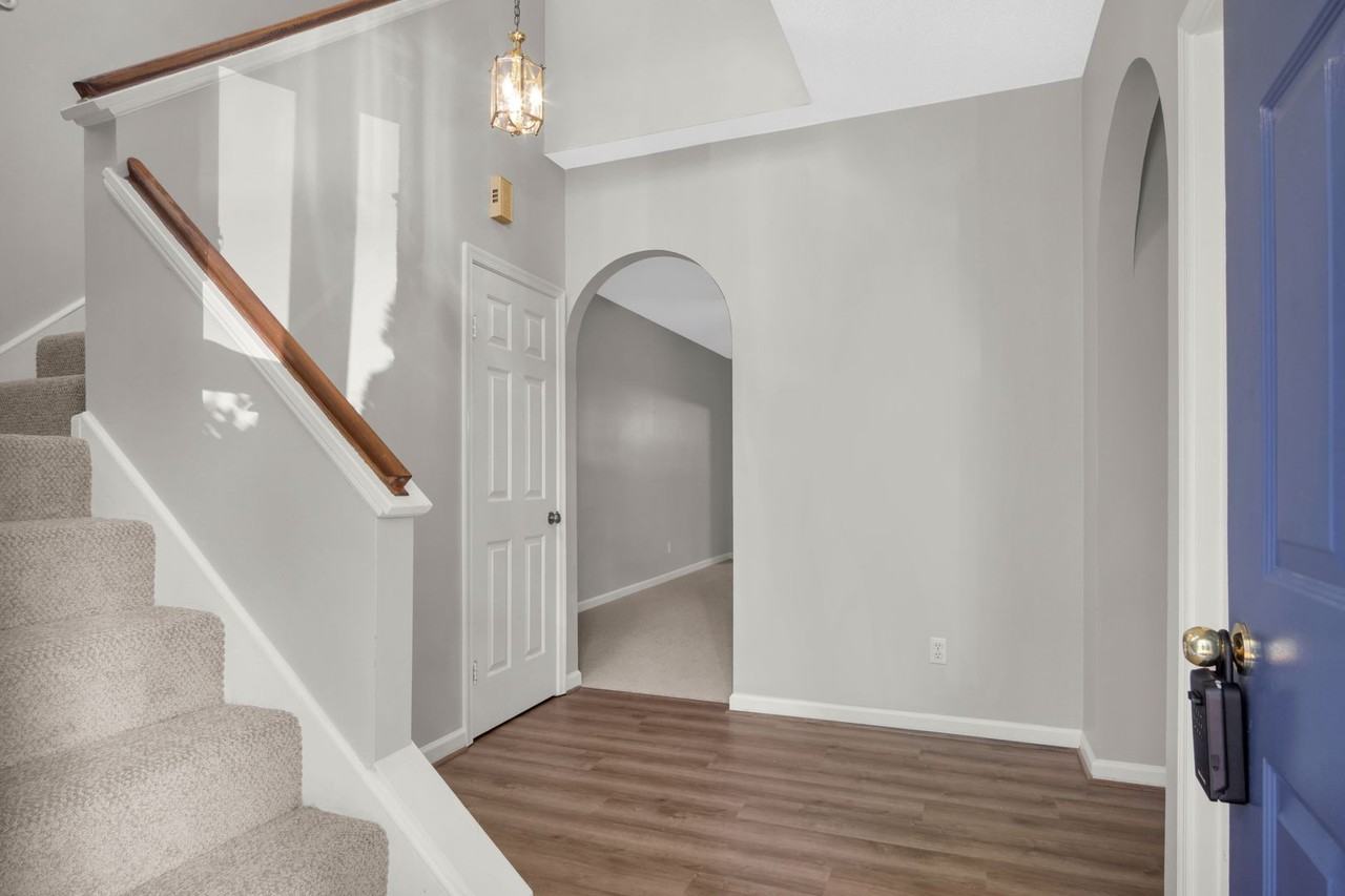 5006 Liza Ln - Photo 5 of 30