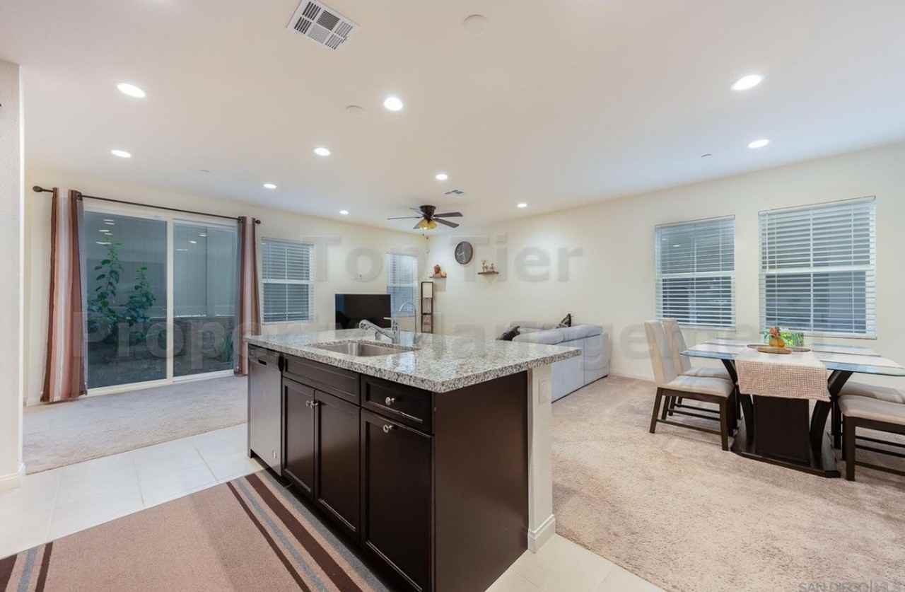 506 Longmeadow St - Photo 2 of 30