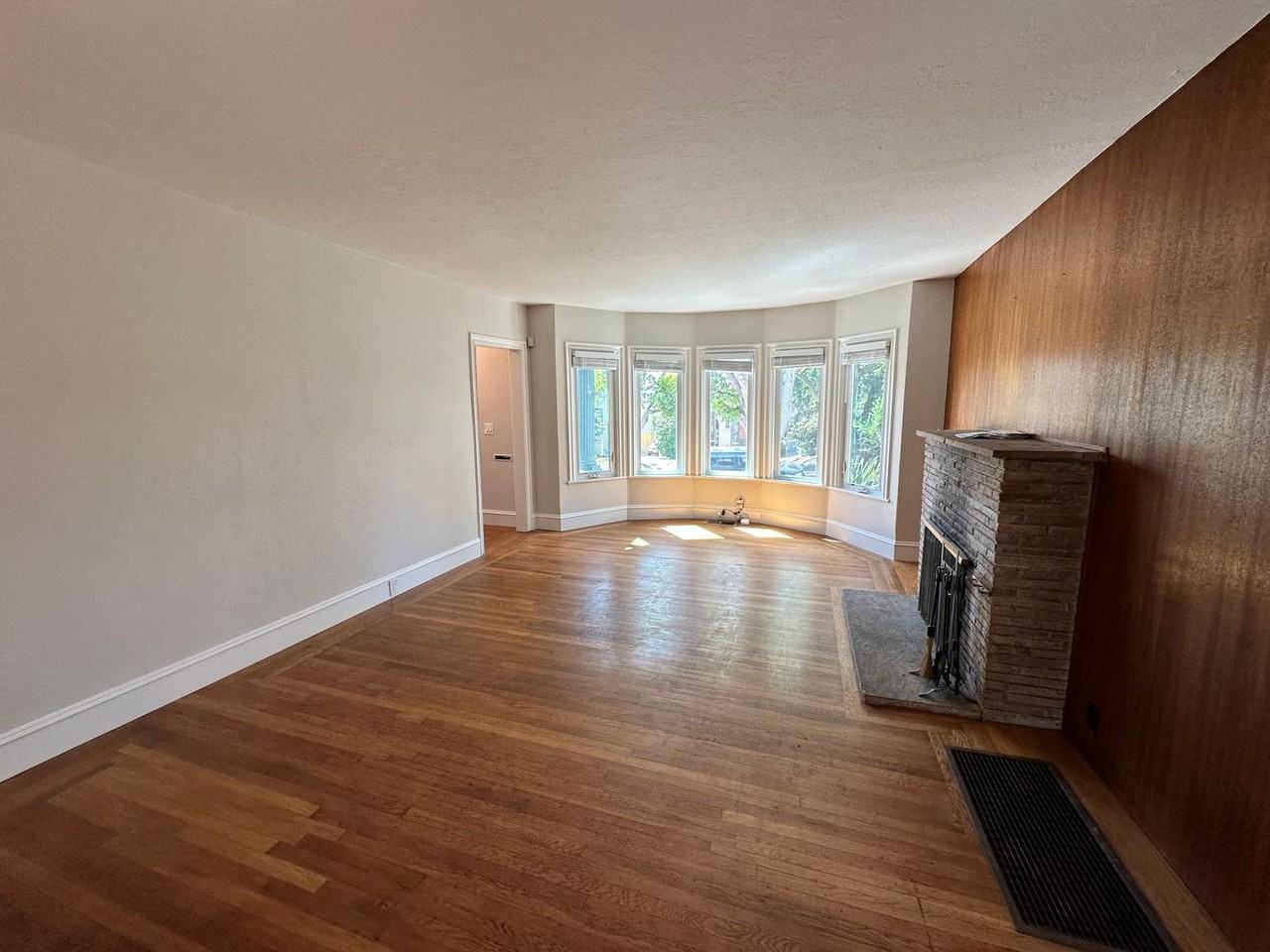 669 Neilson St - Photo 3 of 12