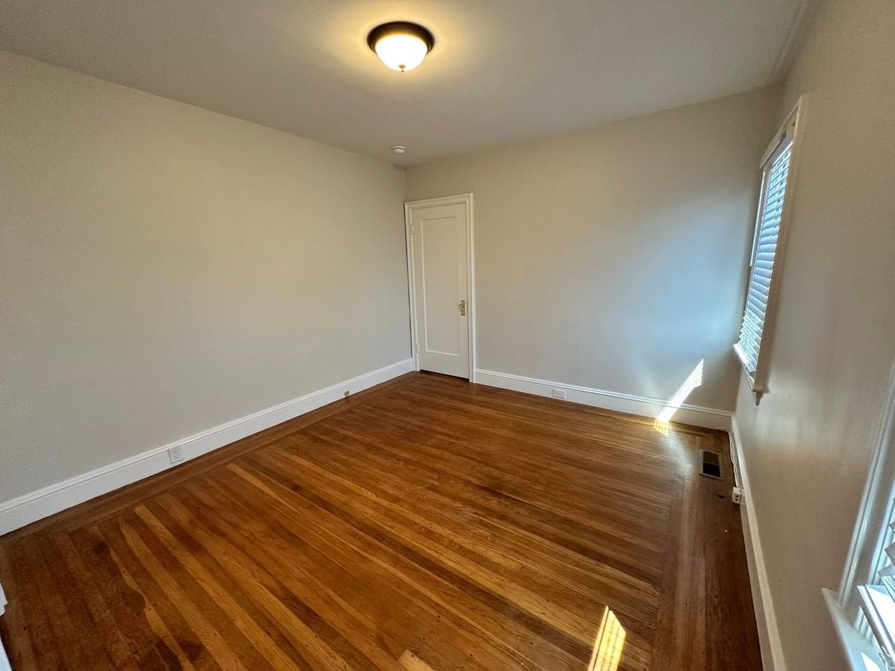 669 Neilson St - Photo 5 of 12