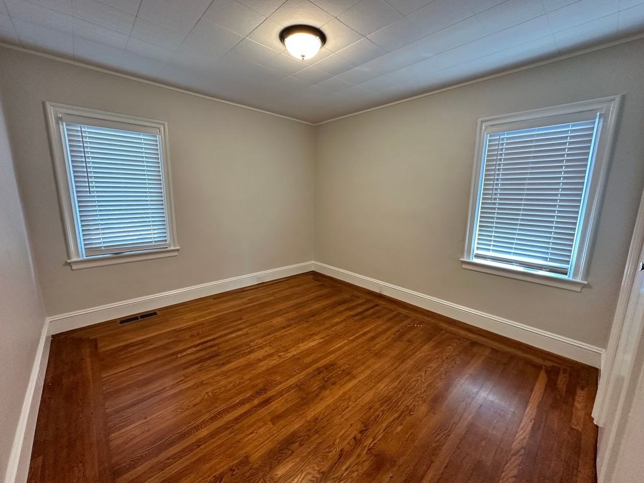 669 Neilson St - Photo 7 of 12