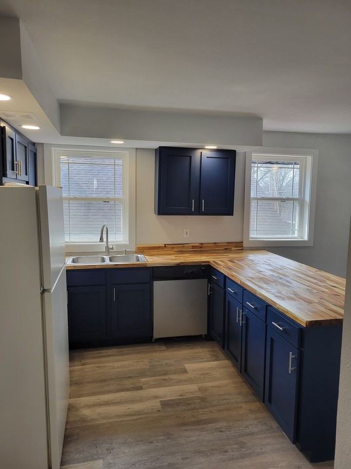403 Locust St - Photo 2 of 35