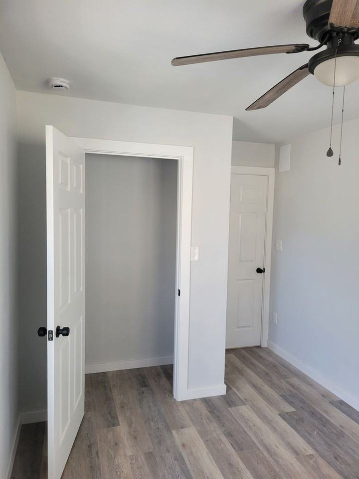403 Locust St - Photo 7 of 35