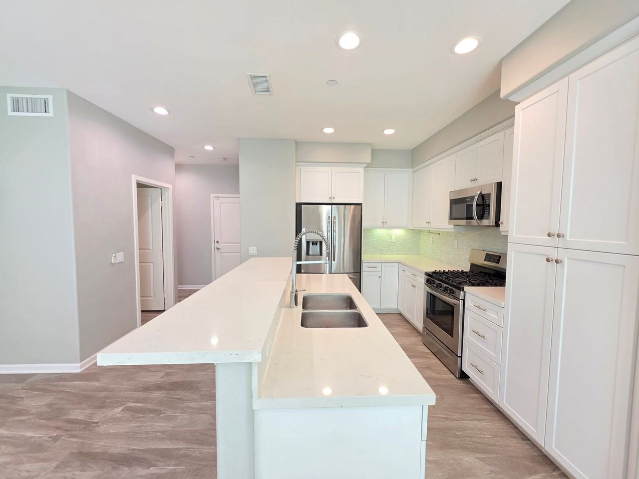 14910 W Castille Way - Photo 4 of 28