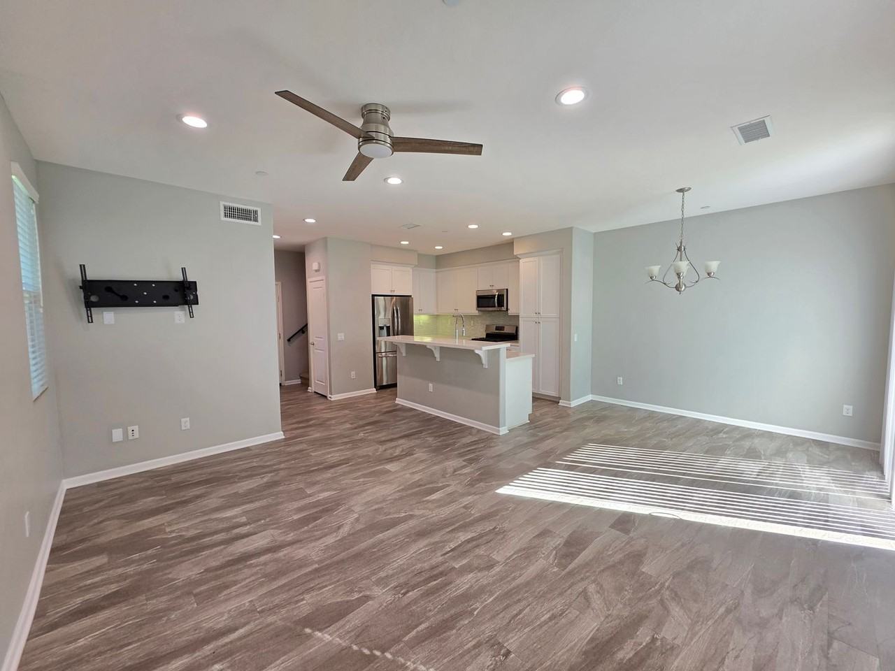 14910 W Castille Way - Photo 7 of 28
