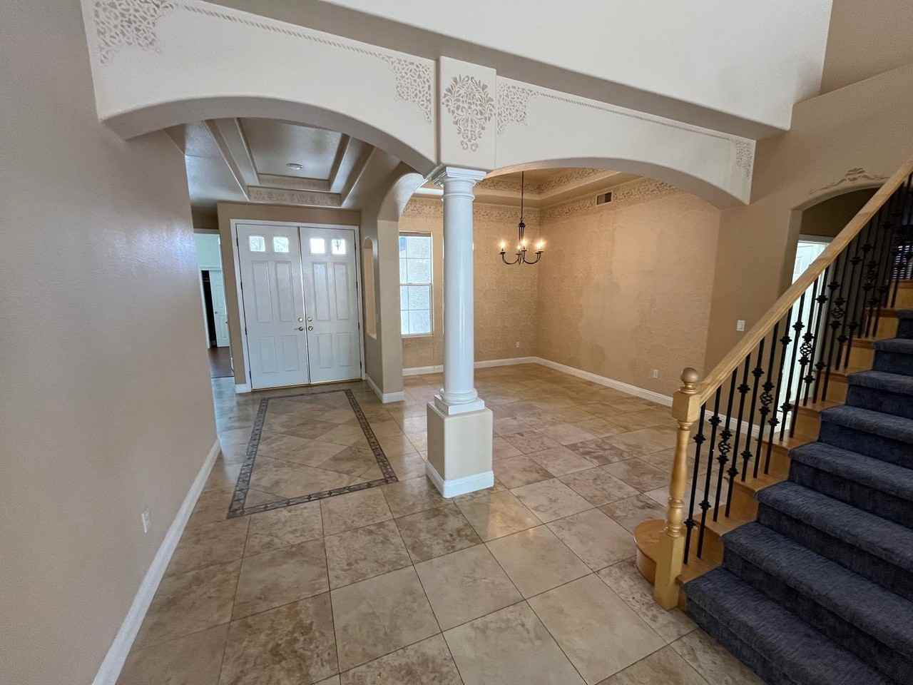 11000 Pine Knolls Ct - Photo 4 of 25