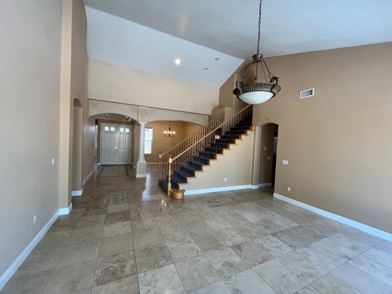 11000 Pine Knolls Ct - Photo 5 of 25