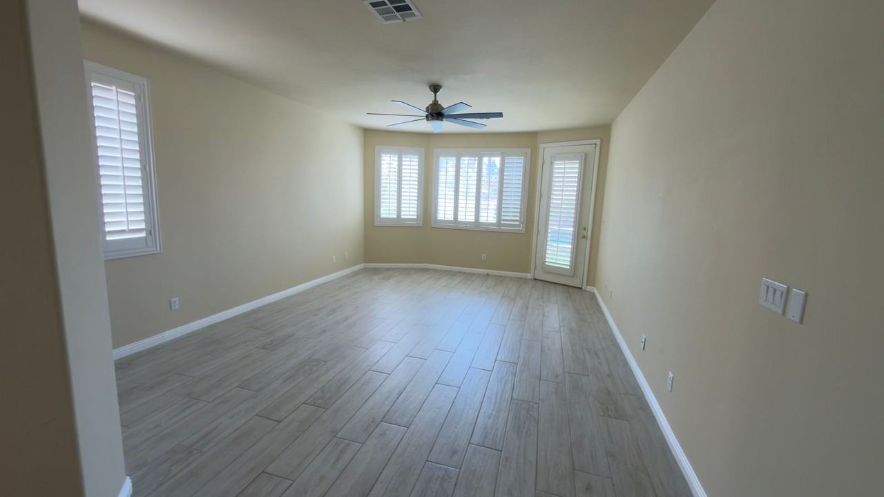 10619 Sunwind Ave - Photo 3 of 30