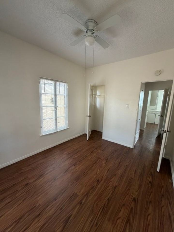 1636 Arlington Ave - Photo 5 of 12