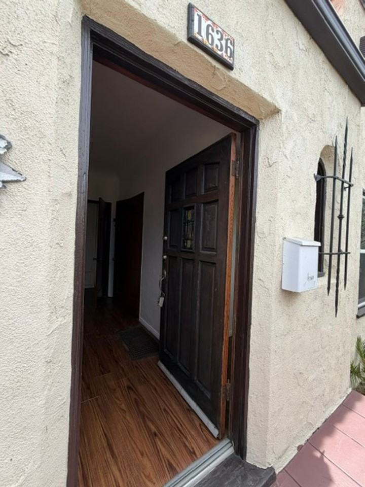 1636 Arlington Ave - Photo 6 of 12