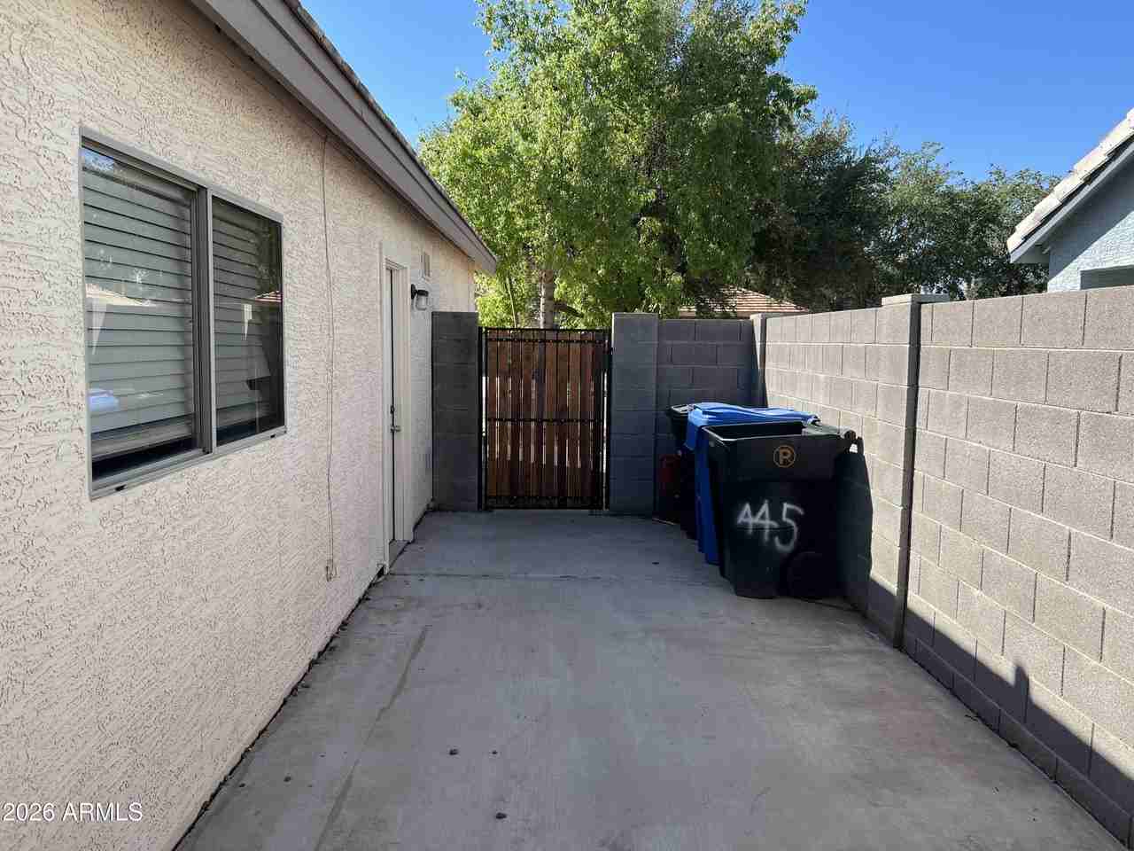434 W Fabens Ln - Photo 6 of 9