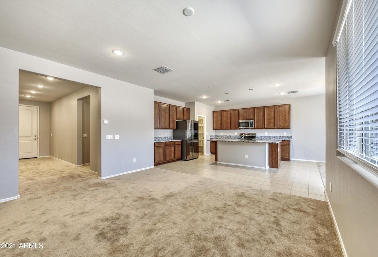 8410 W Palmaire Ave - Photo 6 of 33