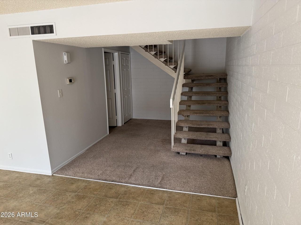 1816 W Tuckey Ln #9 - Photo 7 of 33