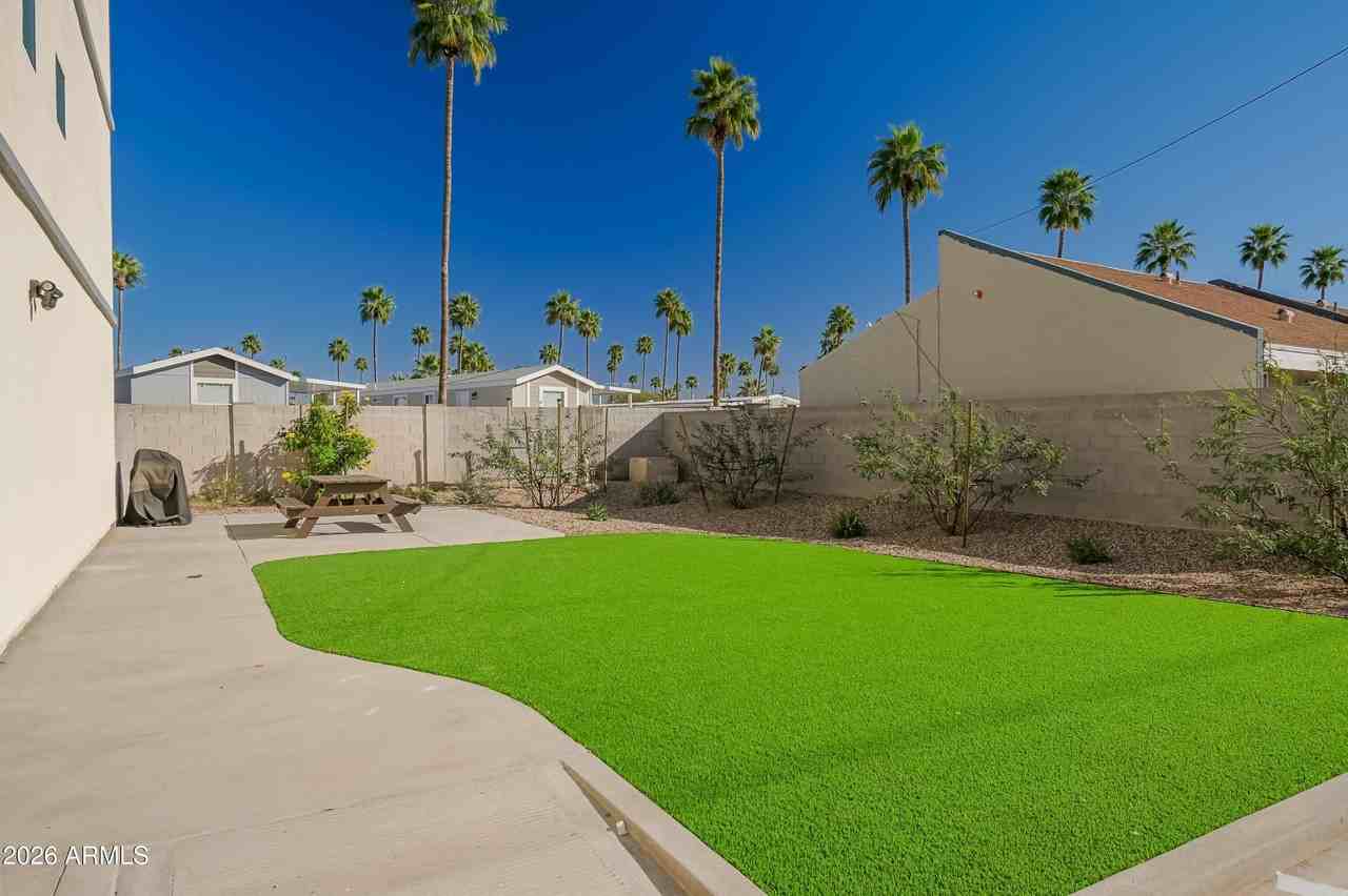 2502 E Paradise Ln #1 - Photo 4 of 44