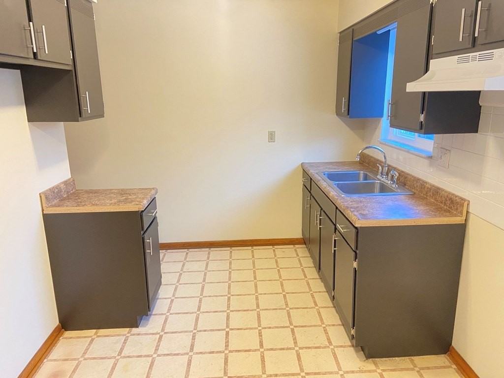 509 Ridgewood Rd Apt 4 - Photo 5 of 9