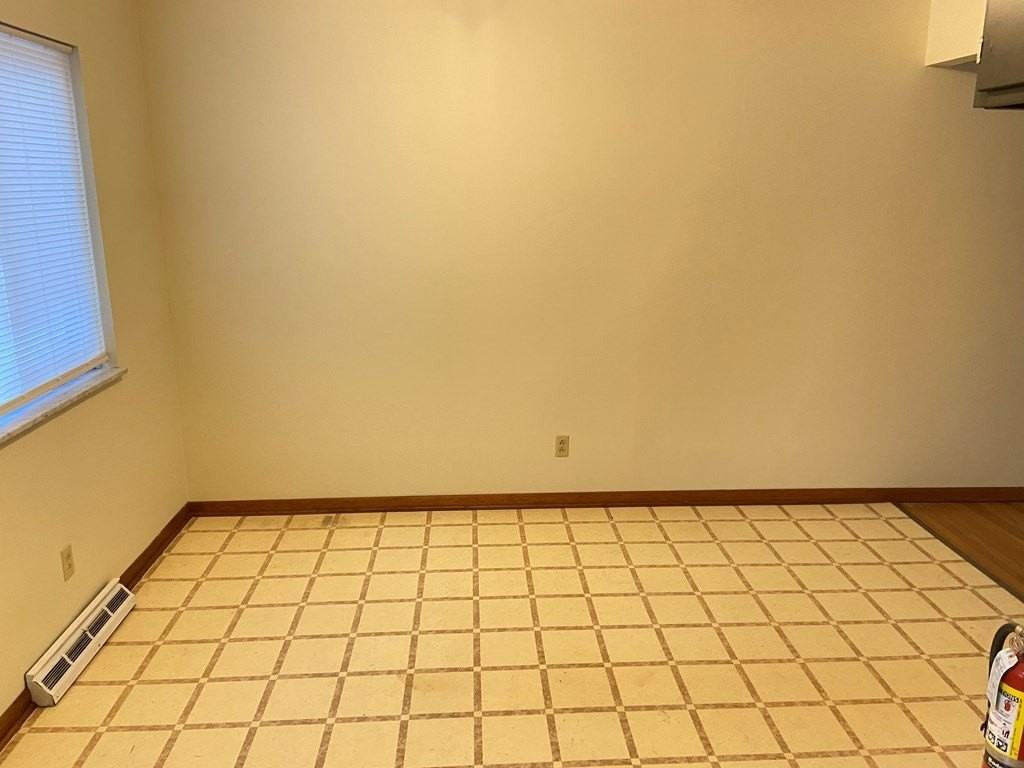 509 Ridgewood Rd Apt 4 - Photo 6 of 9