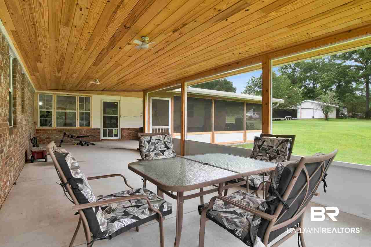 11525 Brenda Rd - Photo 4 of 40