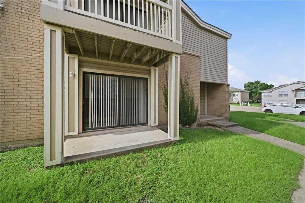 1112 Autumn Cir #B - Photo 2 of 13