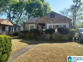 featured image of 713 Center Pl Sw