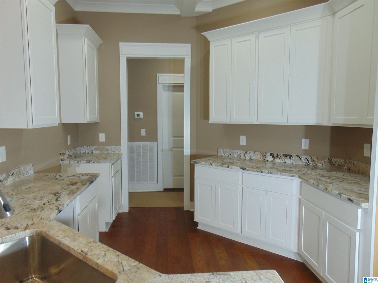 117 Melbourn Cir - Photo 7 of 31