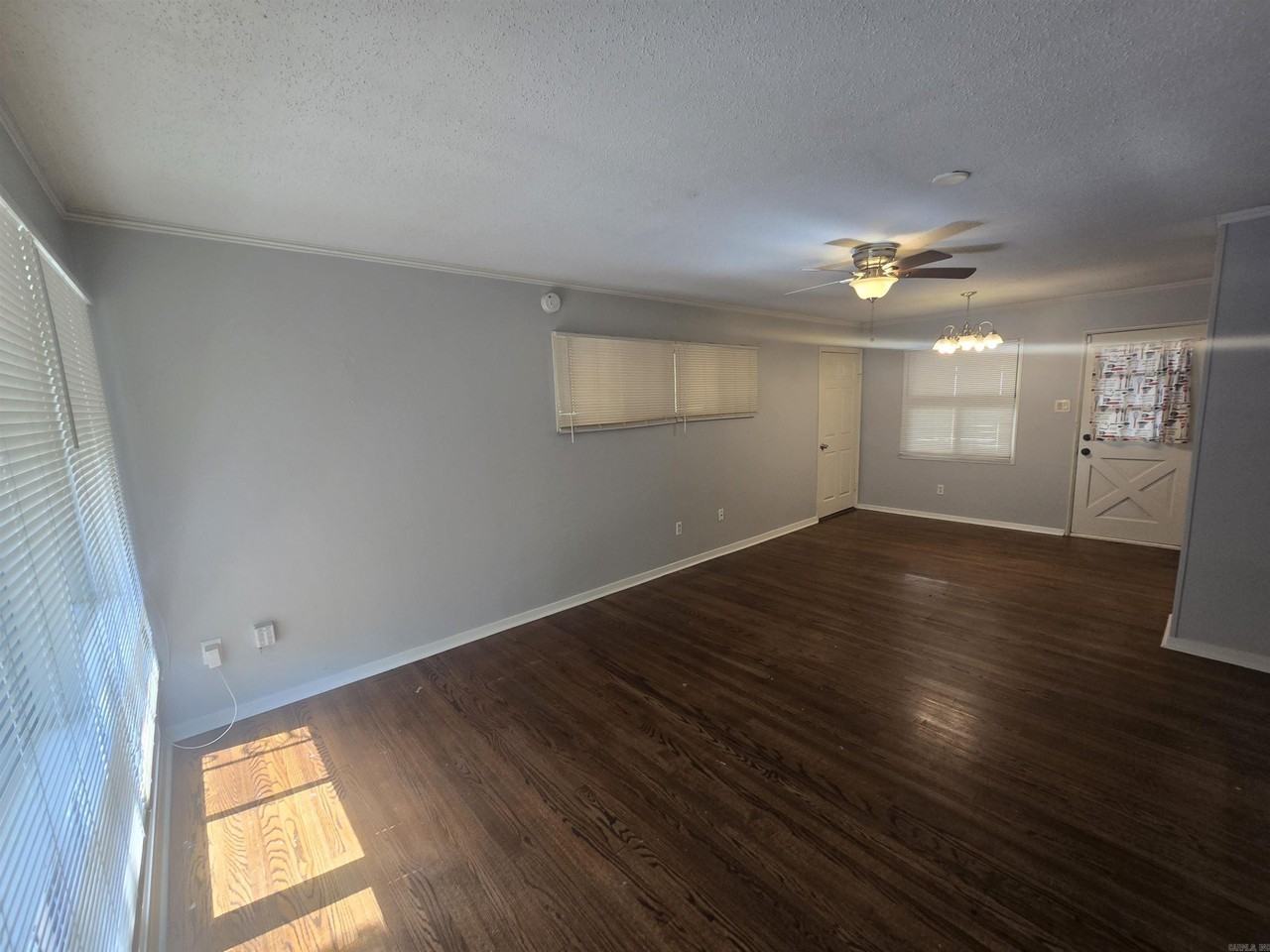 4 Delrose Dr - Photo 2 of 15