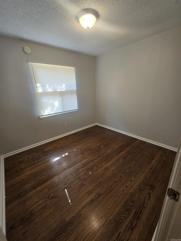 4 Delrose Dr - Photo 5 of 15