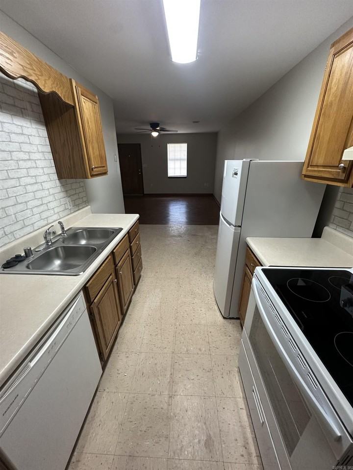 506 N Cross St #4 - Photo 4 of 12