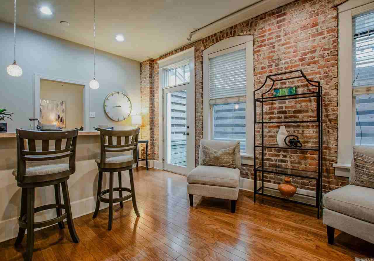 614 Center St Apt 4 - Photo 6 of 28