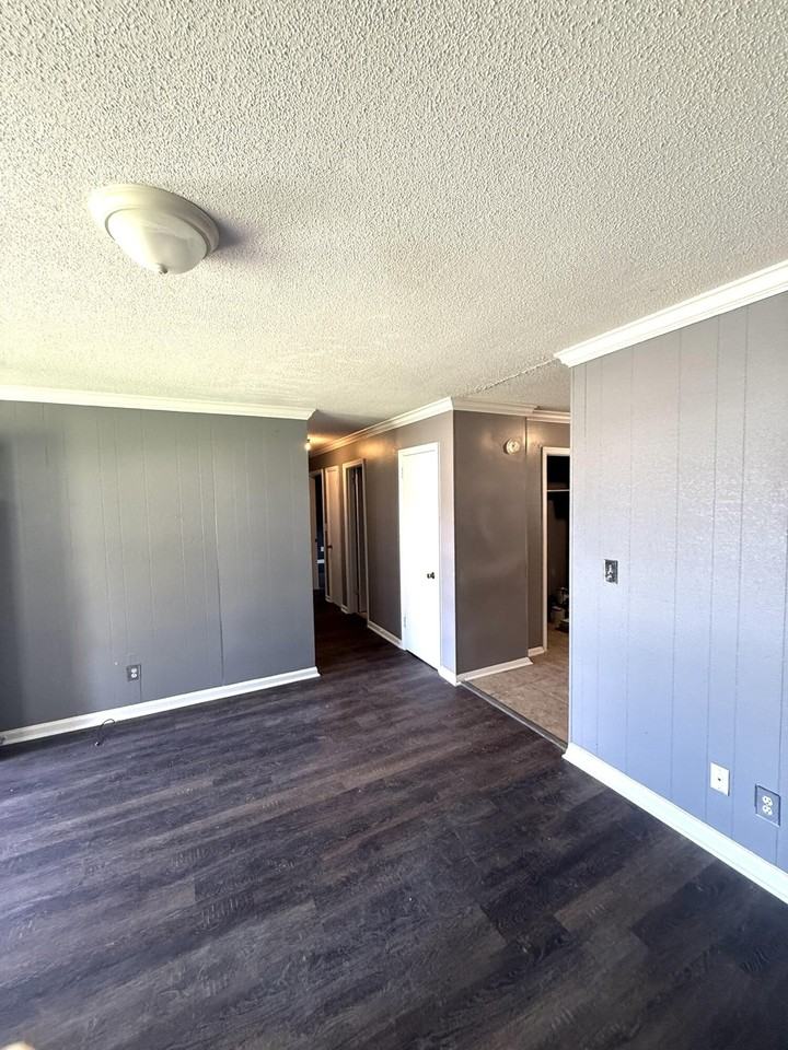 2604 12th Ave - Photo 3 of 15