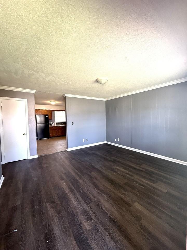 2604 12th Ave - Photo 4 of 15