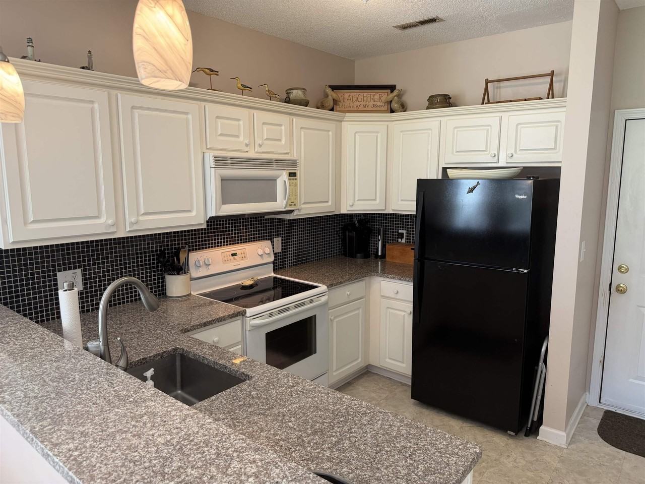 248 Sun Colony Blvd - Photo 3 of 12