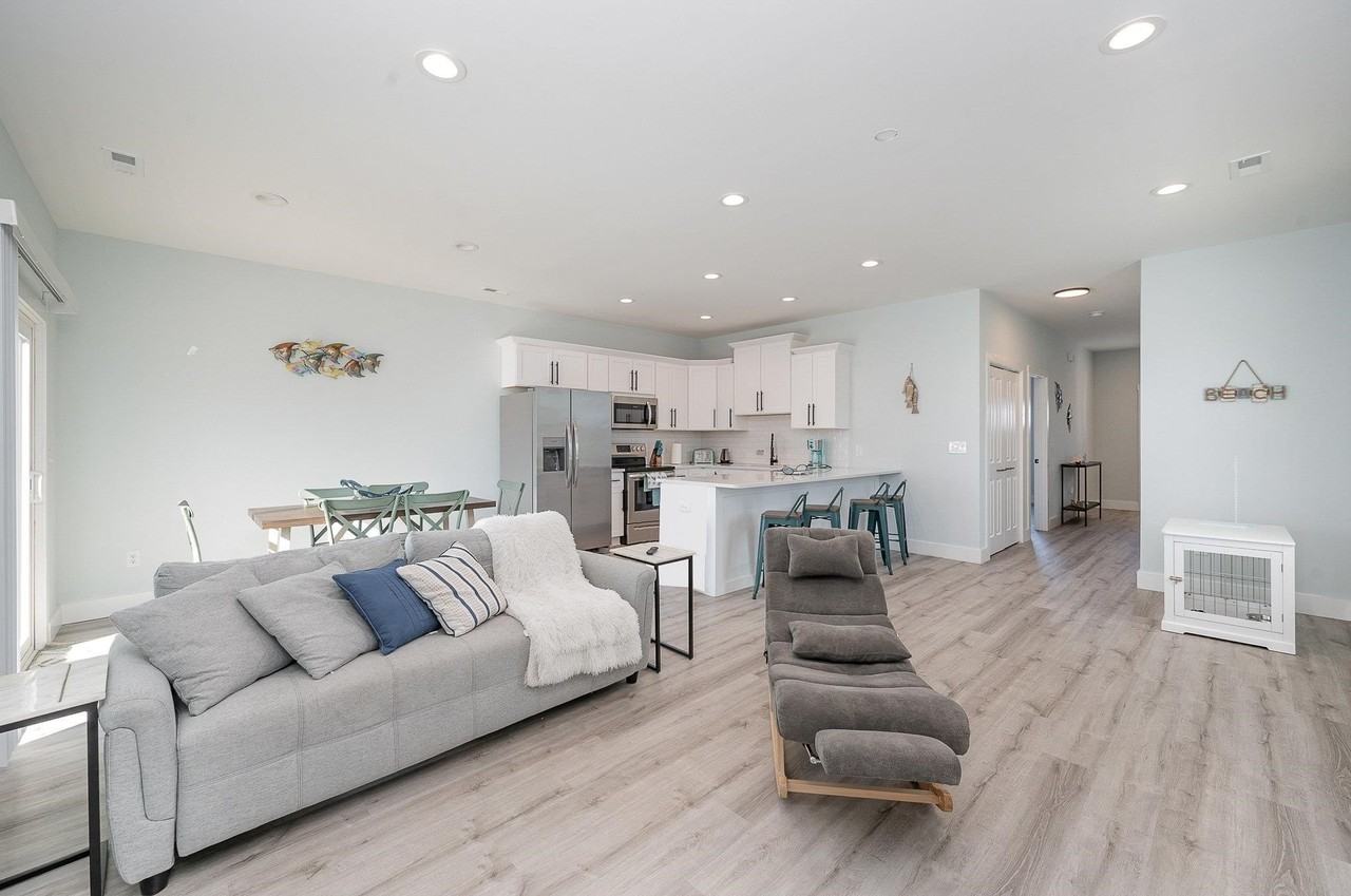503 30th Ave N - Photo 5 of 38