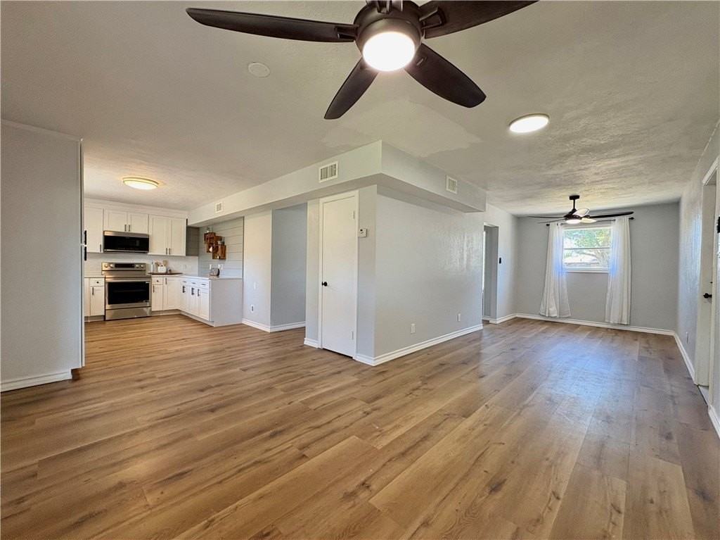 221 Ghent Pl - Photo 6 of 18