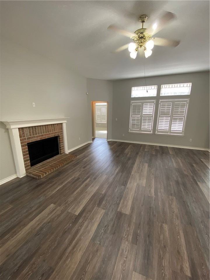 7122 Lindenwood Dr - Photo 3 of 19