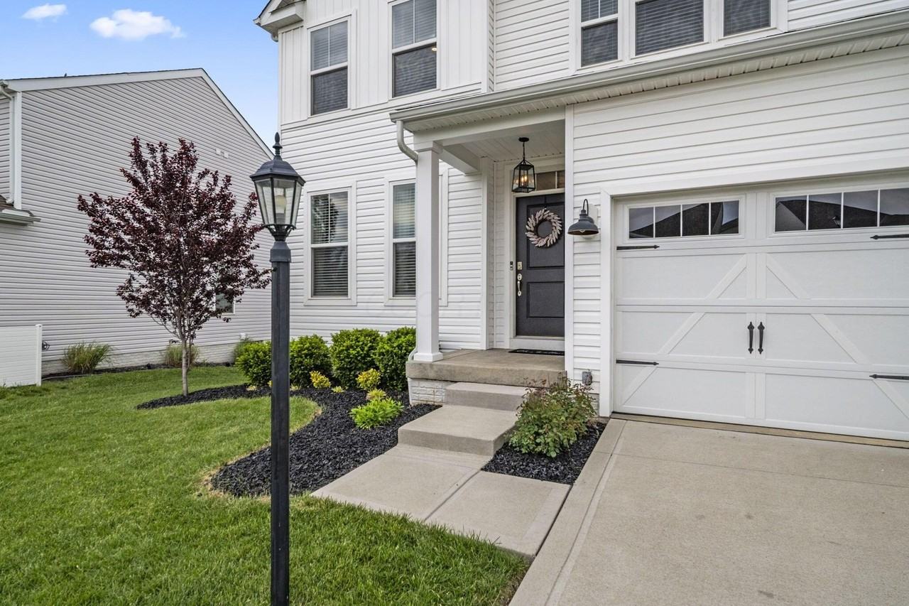 288 Mahogany Ln - Photo 4 of 50