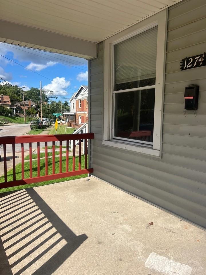 1274 Ross Ave - Photo 3 of 14