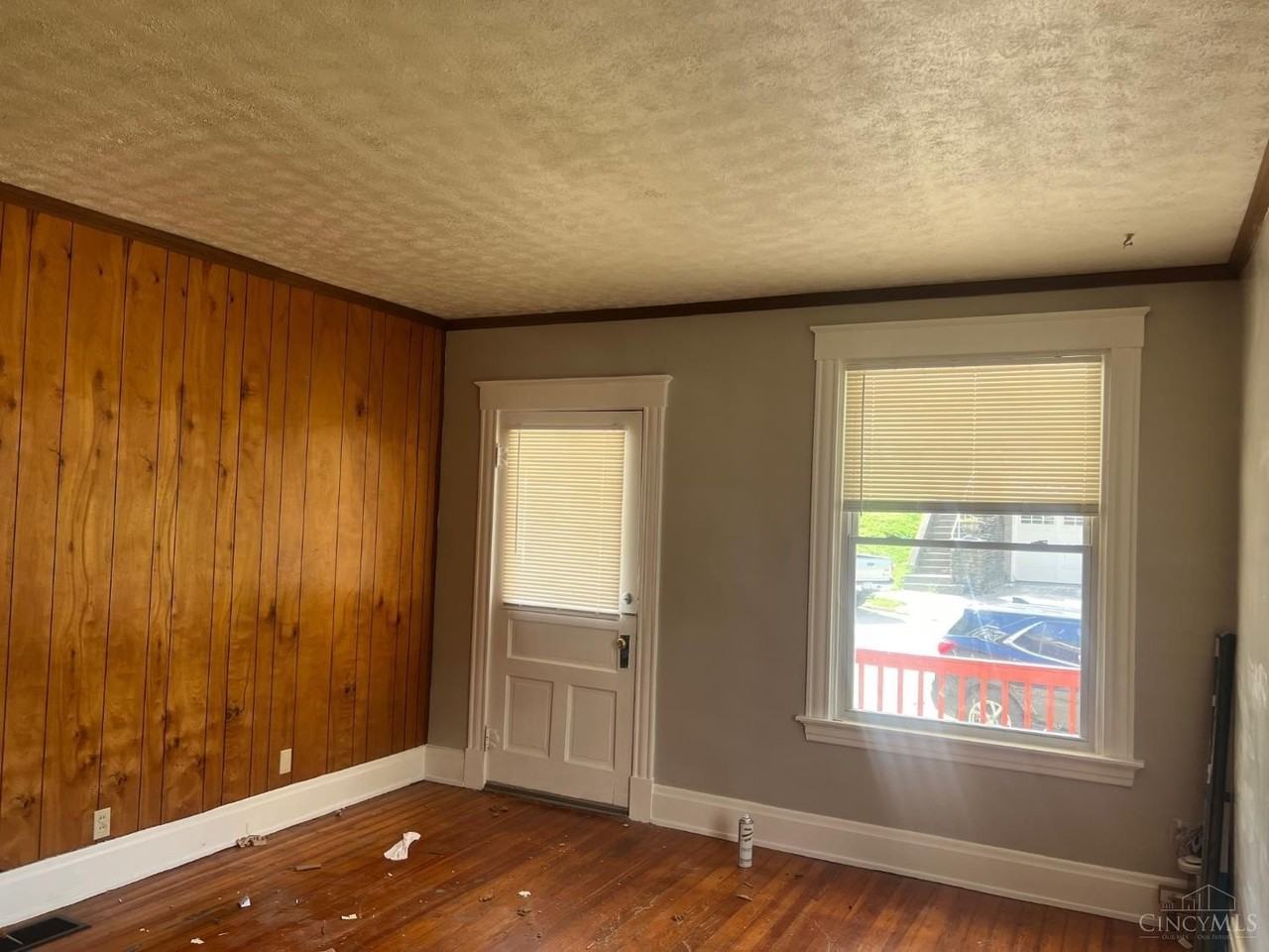1274 Ross Ave - Photo 5 of 14