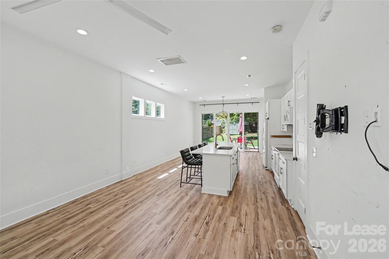 1521 Walton Rd - Photo 3 of 35
