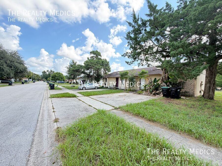 2749 Coral Reef Dr - Photo 2 of 27