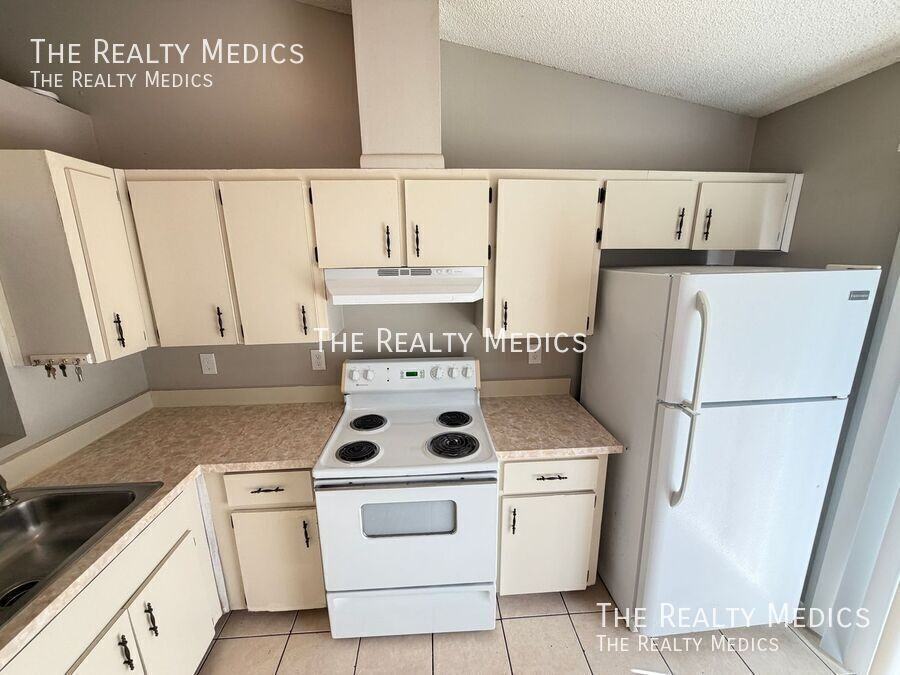 2749 Coral Reef Dr - Photo 5 of 27