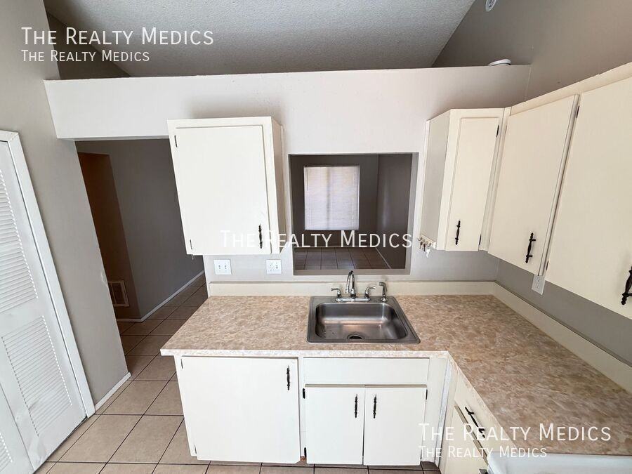 2749 Coral Reef Dr - Photo 6 of 27