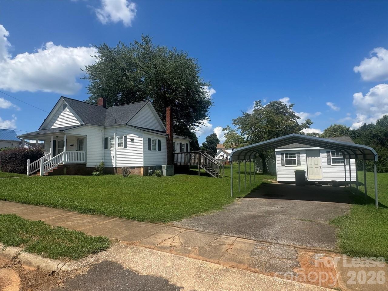 413 N Bostian St - Photo 2 of 13