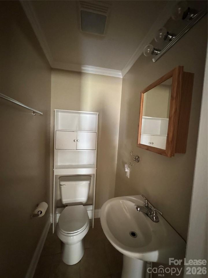 413 N Bostian St - Photo 7 of 13