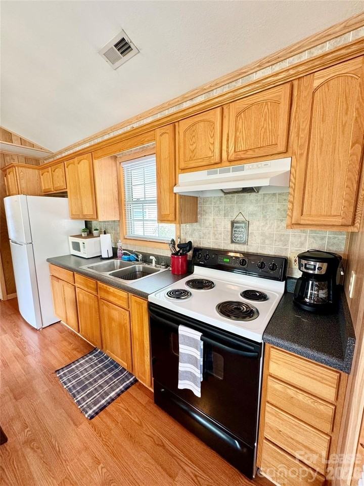 188 Uptons Landing Rd - Photo 6 of 22