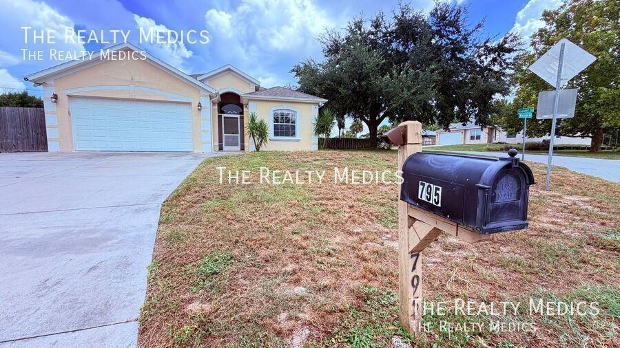 795 Alcazar Ave - Photo 2 of 31