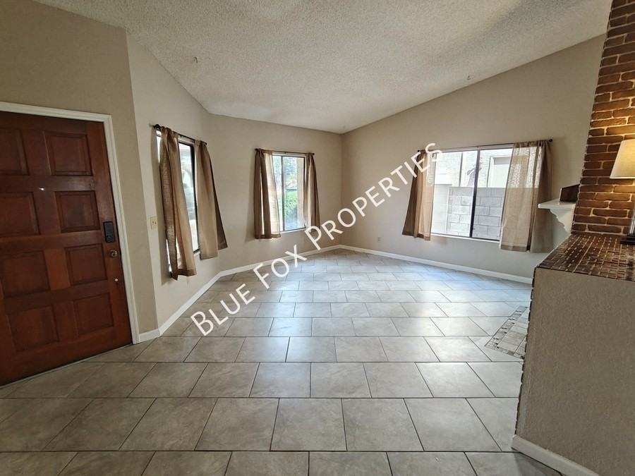 5189 W Aquamarine St - Photo 3 of 39